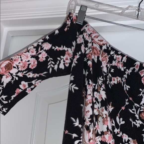 Francescas Women’s Off the Shoulder Floral Dress - Picture 2 of 3